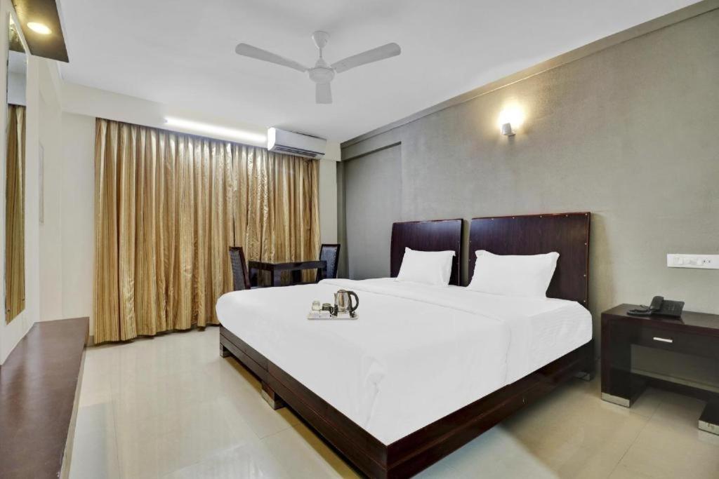 Aec Residency Hotel Alappuzha Kültér fotó